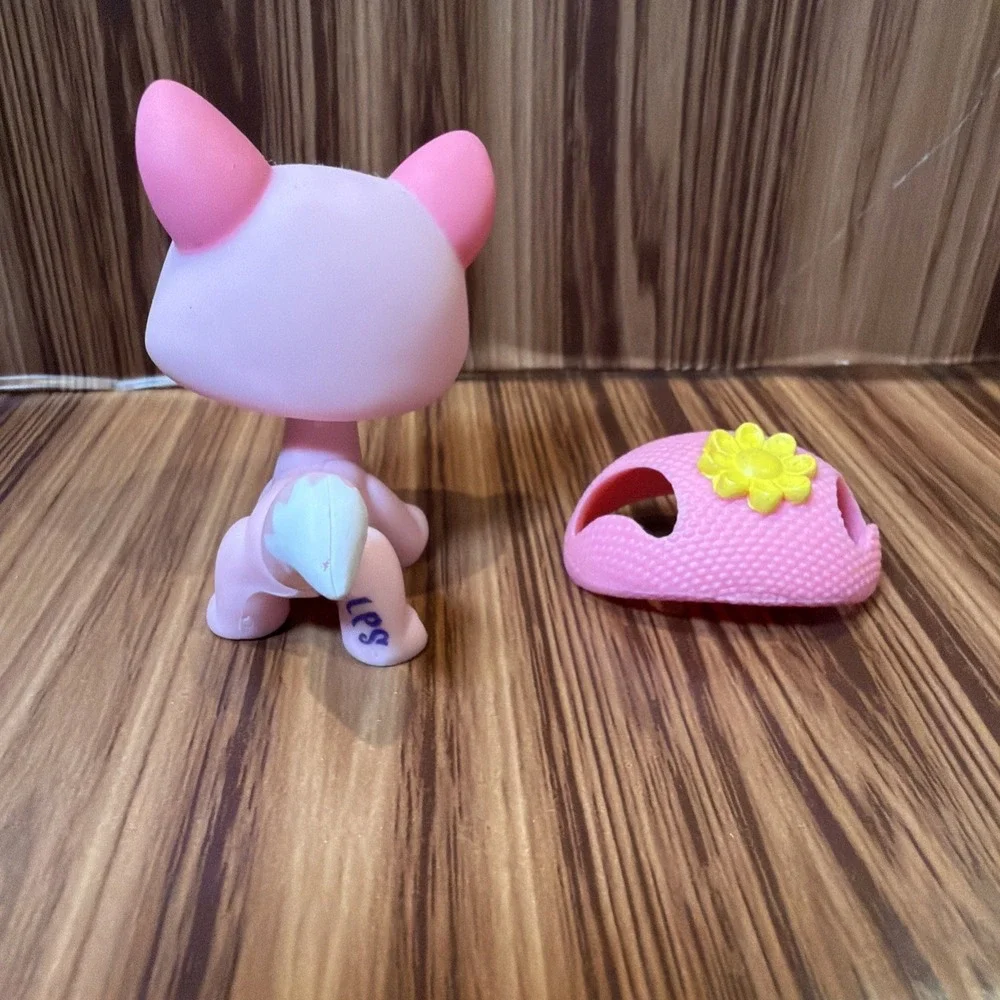 Authentic Littlest Pet Shop LPS #1313 Pink Cat w/ Pink Hat Accessory Hasbro